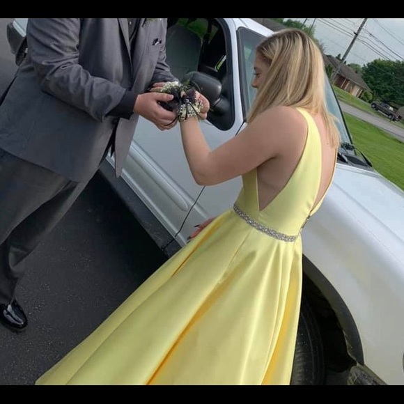 Prom Dress ! - Picture 4 of 4